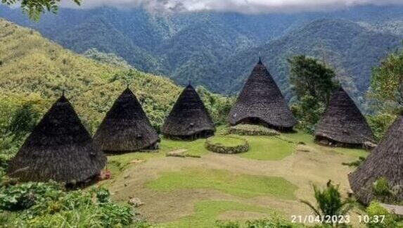 wae rebo tour