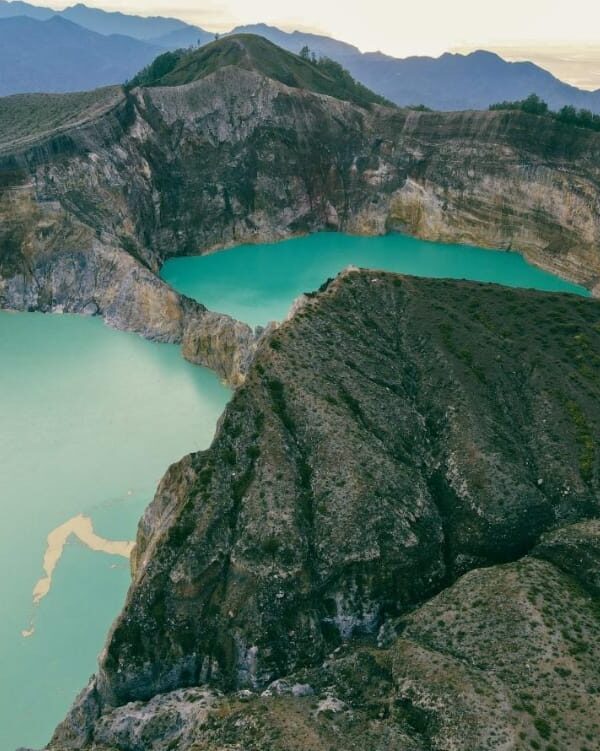 kelumutu lake