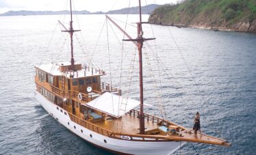 komodo boat tour
