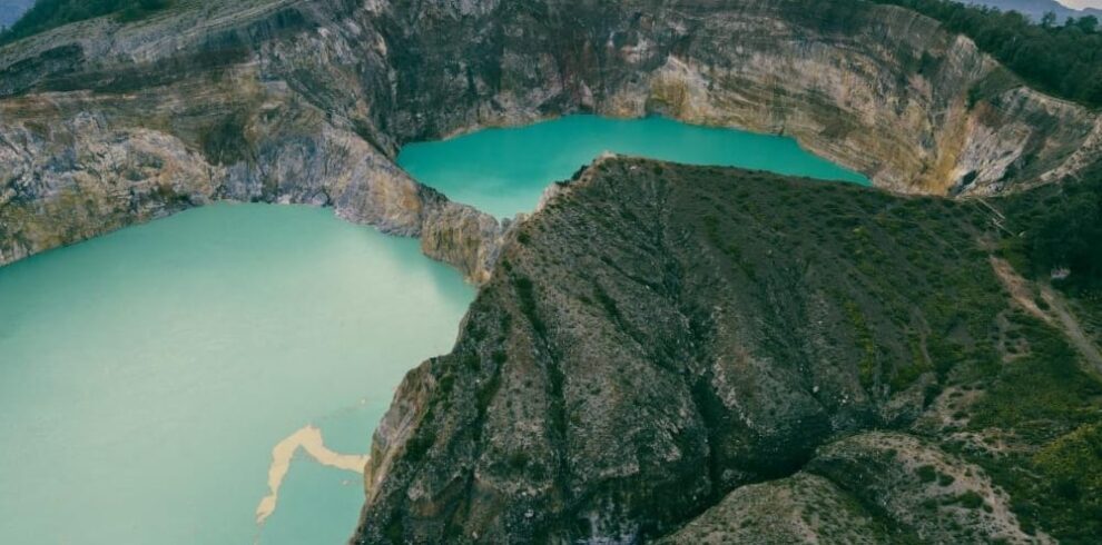 kelimutu lake